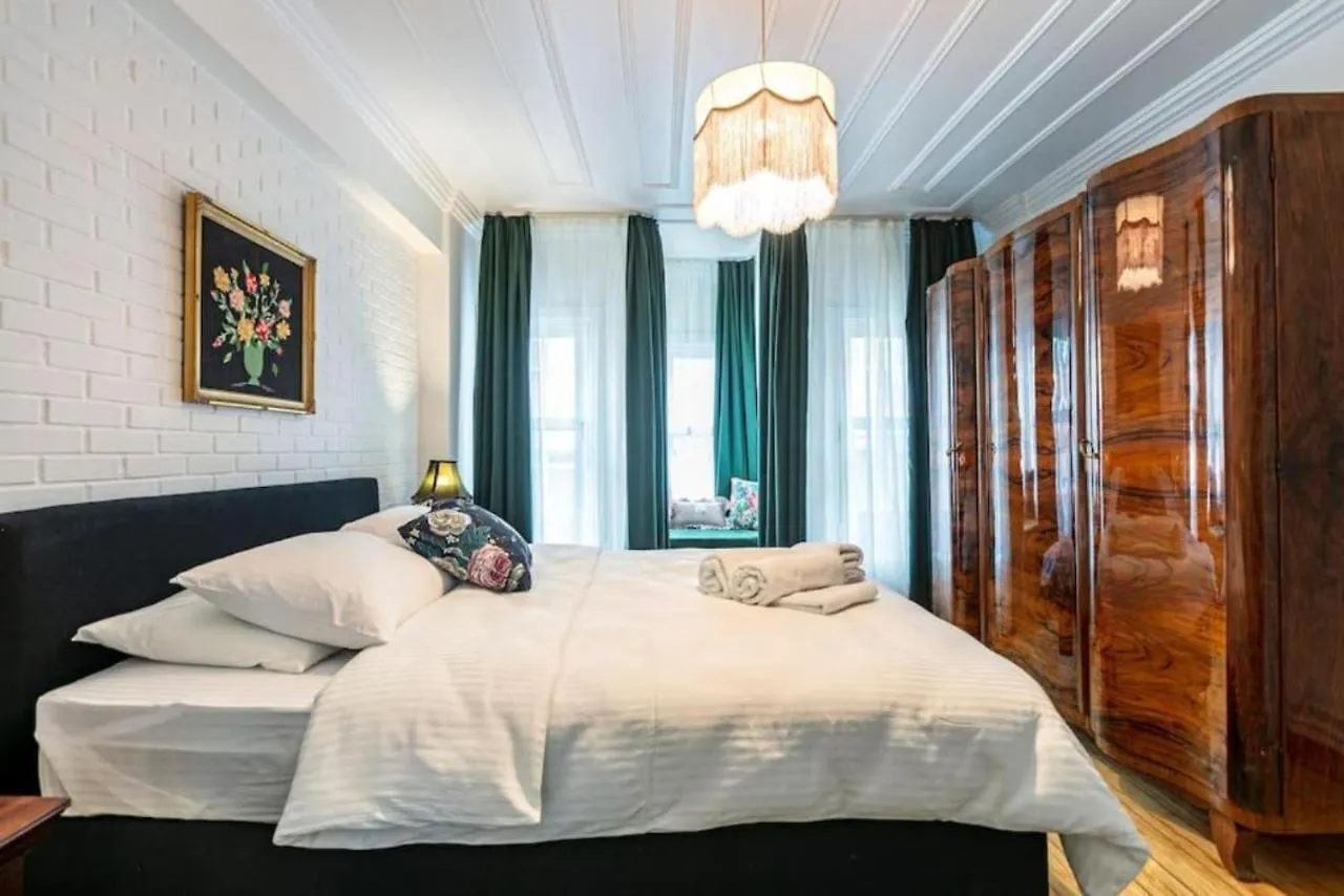Historical 4-Br Home Steps From Besiktas Stadium & Bosphorus Views - Prime Nisantasi Location! Istanbul Turkey
