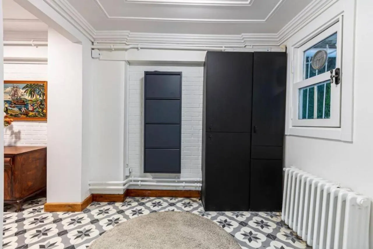 شقة Historical 4-Br Home Steps From Besiktas Stadium & Bosphorus Views - Prime Nisantasi Location! اسطنبول