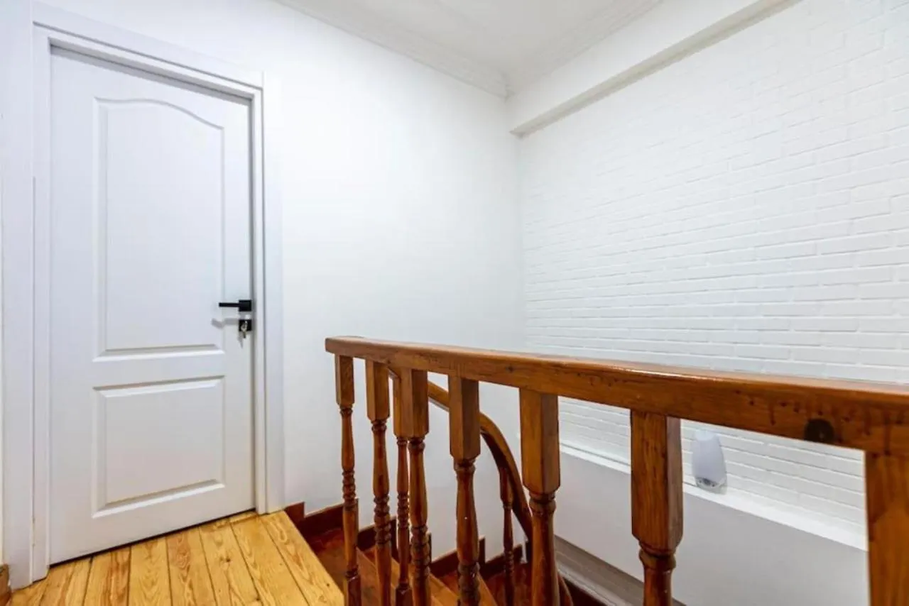 Historical 4-Br Home Steps From Besiktas Stadium & Bosphorus Views - Prime Nisantasi Location! اسطنبول