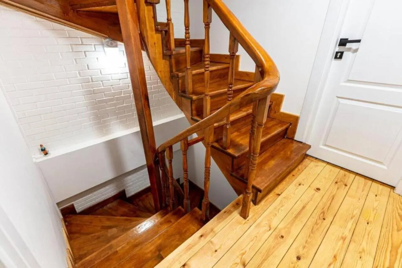Historical 4-Br Home Steps From Besiktas Stadium & Bosphorus Views - Prime Nisantasi Location! اسطنبول
