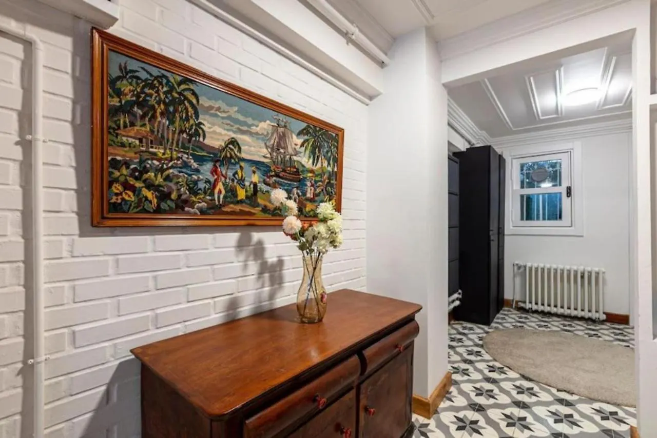 Historical 4-Br Home Steps From Besiktas Stadium & Bosphorus Views - Prime Nisantasi Location! Istanbul 0*,