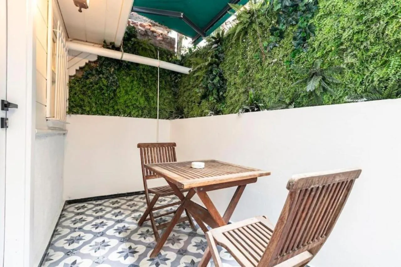 Historical 4-Br Home Steps From Besiktas Stadium & Bosphorus Views - Prime Nisantasi Location! Istanbul 0*,  Turkiet